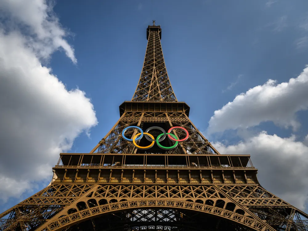 Rings on Eiffel Tower