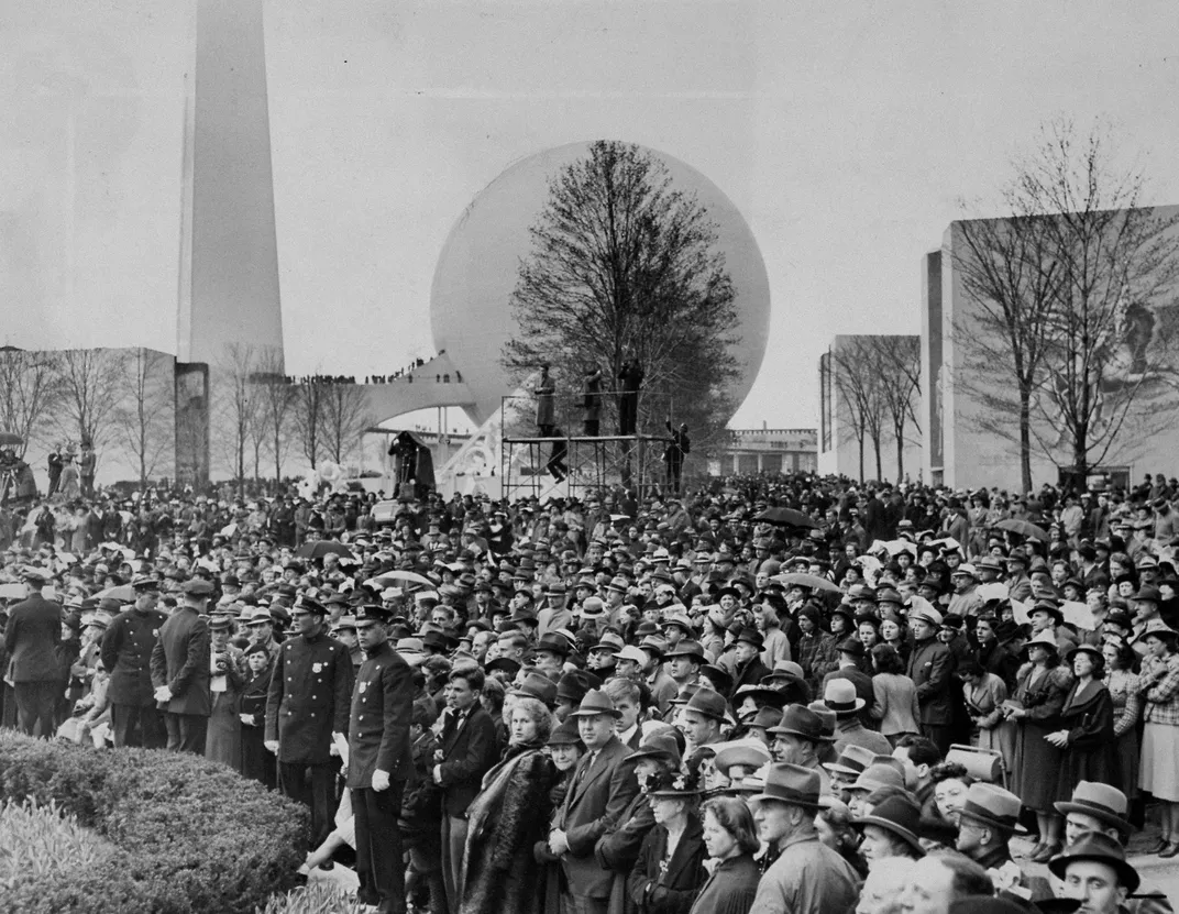 Crowd at the 1939 World's Fair in New York