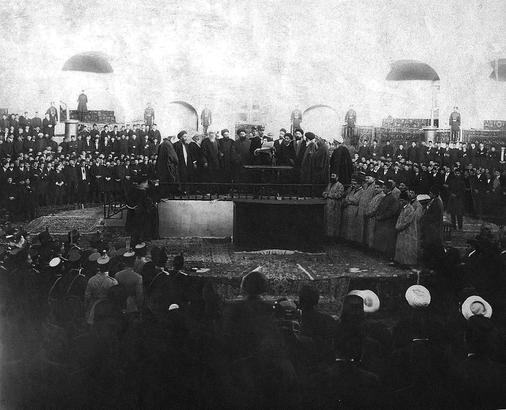 Reza addresses Parliament on December 6, 1925.