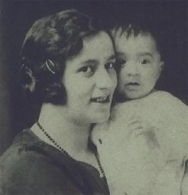 Jennie Sodder holding John, her first child